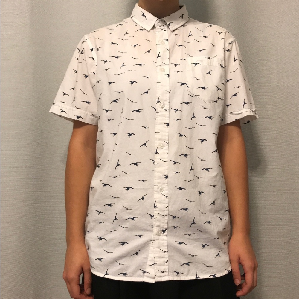 Casual Patterned White Collared Button Down Shirt